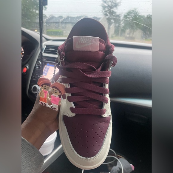 Dunks - Picture 3 of 5